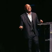 Marlon Saunders