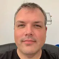 Aaron Zollo