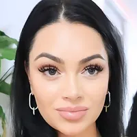 Klara Devine