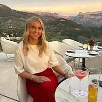 Chloe Wallis