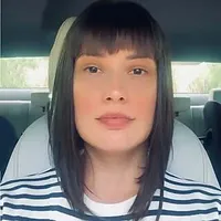 Suzan Valois