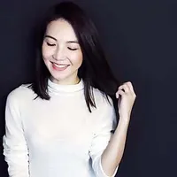 Samantha Lee